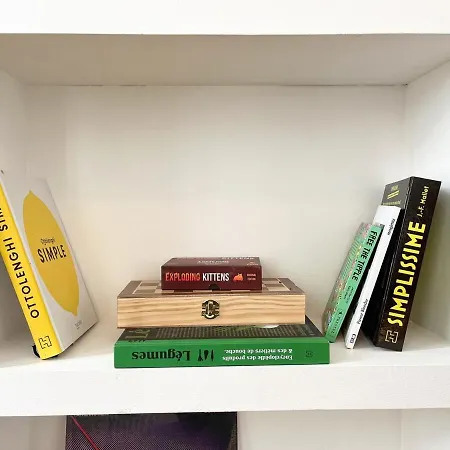 A Cote Du Musee Grevin * Paris